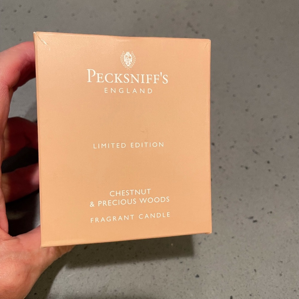 Chestnut and Precious Woods candle